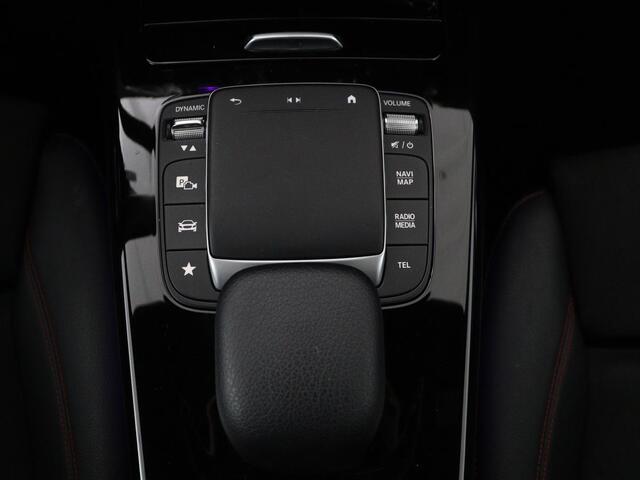 Mercedes-Benz A-KLASSE 200 AMG Business Solution Aut. | Pano | LED | Half sfeerverlichting | Sfeerverlichting | Elec. Stoelen | Stoelverwarming | Virtual Display | Navi | Camera | Trekaak | Carplay