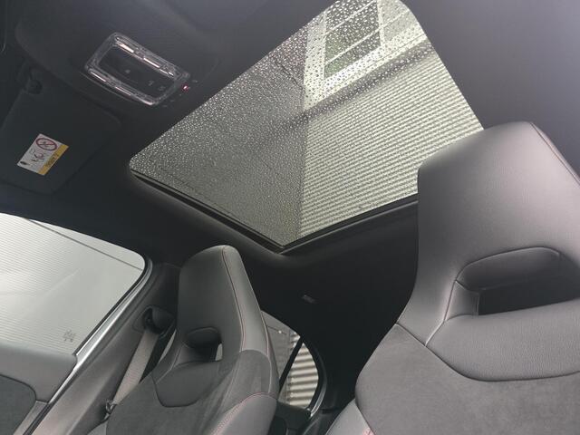 Mercedes-Benz A-KLASSE 180 AMG Line | Panoramadak | Cruise Control | LED Koplampen |
