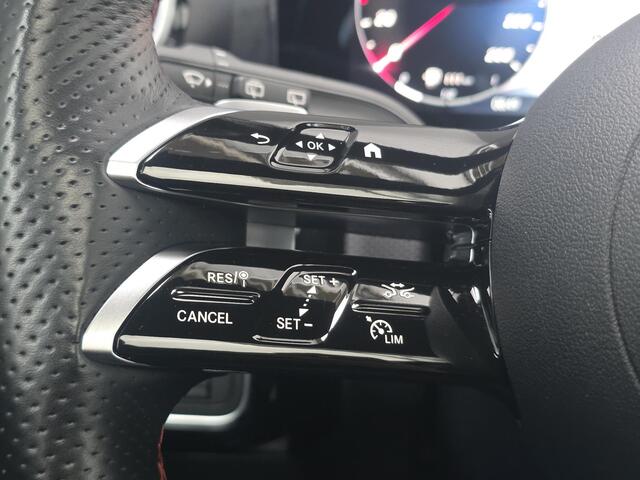 Mercedes-Benz A-KLASSE 180 AMG Line | Panoramadak | Cruise Control | LED Koplampen |