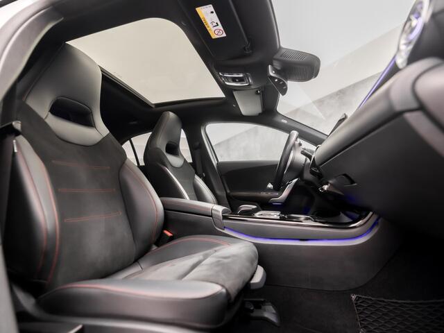 Mercedes-Benz A-KLASSE 200 AMG Sport 163Pk Automaat (PANORAMADAK, GROOT NAVI, SFEERVERLICHTING, CAMERA, STOELVERWARMING, SPORTSTOELEN, GETINT GLAS, LEDER/ALCANTARA, NIEUWSTAAT)