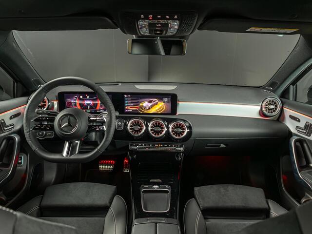 Mercedes-Benz A-KLASSE Hatchback 250 e Business Solution AMG | Premium PLUS | Panorama dak