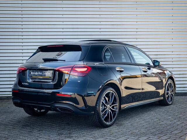 Mercedes-Benz A-KLASSE Hatchback 250 e Business Solution AMG Premium PLUS | Panorama dak