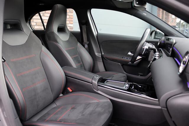 Mercedes-Benz A-KLASSE 250 e AMG Line | Facelift | Panoramadak | Sfeerverlichting | Camera | Zitcomfortpakket | Keyless Go | Stoelverwarming | Widescreen |