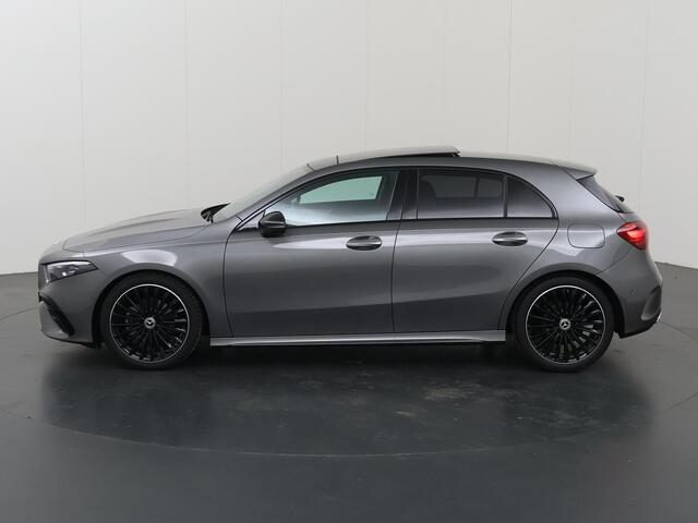 Mercedes-Benz A-KLASSE 180 Business Solution AMG | Panoramadak | Premium plus | Elek. Stoelen met Geheugen | HUD | Stoelverwarming | Parkeercamera | Multibeam LED | Keyless Entry/Go |