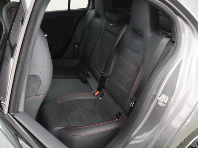 Mercedes-Benz A-KLASSE 180 Business Solution AMG | Panoramadak | Premium plus | Elek. Stoelen met Geheugen | HUD | Stoelverwarming | Parkeercamera | Multibeam LED | Keyless Entry/Go |