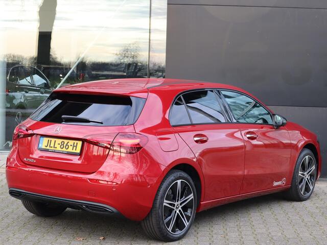 Mercedes-Benz A-KLASSE 250 e Star Edition Luxury Line l Trekhaak l Keyless l Stoelverwarming