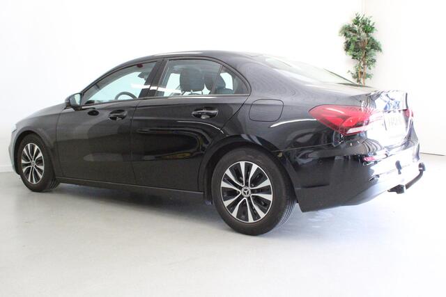 Mercedes-Benz A-KLASSE 180 Business Solution | NL-AUTO+N.A.P! | CAMERA | STOEL-VERW | CLIMA | DAB-RADIO | TREKHAAK |