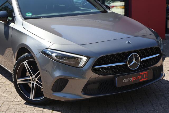Mercedes-Benz A-KLASSE 250 e Business Line | WideScreen | Diamond Grill | Camera | Sfeerverlichting |