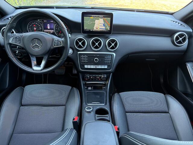 Mercedes-Benz A-KLASSE 160 Ambition Automaat l Dealer Onderhouden l Pano l Carplay l Stoelverw l Navi l Halfleder l Pdc l LED l Clima l Cruise l Lm velgen l 102pk l N.A.P l Apk tot 07-2027