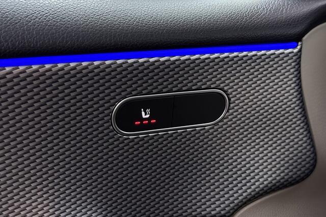 Mercedes-Benz A-KLASSE 180 Business Solution Luxury (STOELVERWARMING, SFEERVERLICHTING, NAVIGATIE, CAMERA, PARKEE
