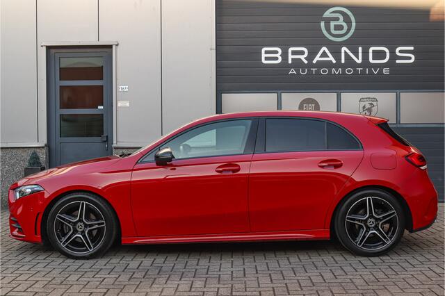 Mercedes-Benz A-KLASSE 180 Business Solution AMG Navi Carplay LED adaptief Camera