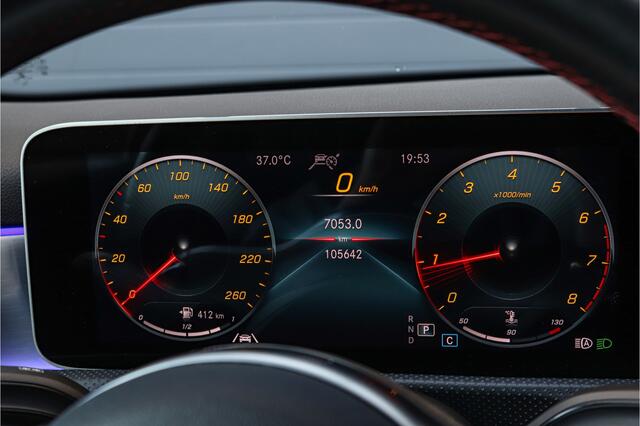 Mercedes-Benz A-KLASSE 180 Business Solution AMG Navi Carplay LED adaptief Camera