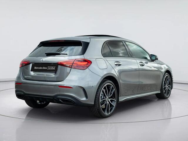 Mercedes-Benz A-KLASSE Hatchback 250 e 140 Year Edition Premium PLUS | Panorama dak