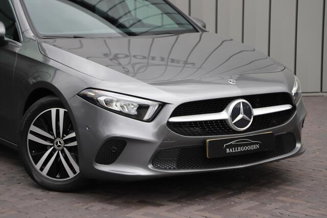 Mercedes-Benz A-KLASSE 180 Business Solution Luxury | 136PK | Sfeerverlichting+ | Stoelverw. | Widescreen | Camera | Clima | Carplay | 2020.