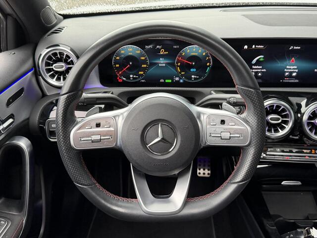 Mercedes-Benz A-KLASSE 250 e AMG Line 18''/SOH 100%/Panoramadak/Memory L&R/Trekhaak/Dodehoek/Keyless/Adaptieve cruise/Alarm/Sfeerverlichting/Camera/Apple Carplay & Android Auto