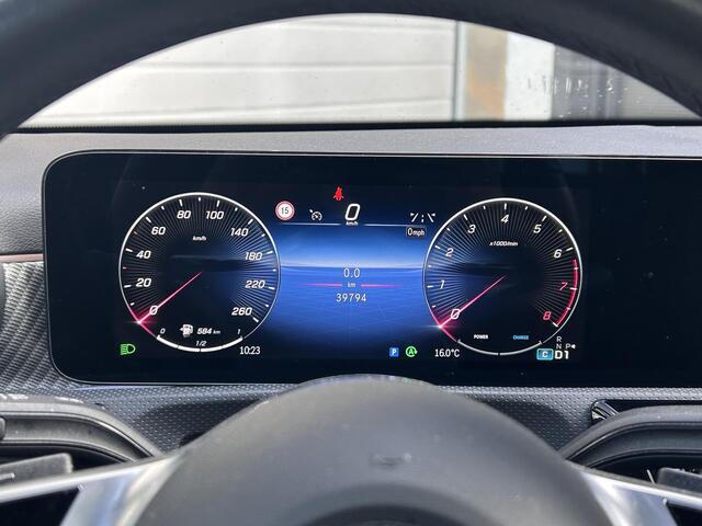 Mercedes-Benz A-KLASSE 180 Star Edition | Panoramadak | Apple CarPlay | Android Auto | Sfeerverlichting | Stoelverwarming | Achteruitrijcamera | Parkeersensoren | Elektrisch Inklapbare Buitenspiegels