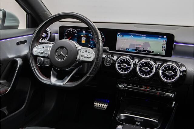 Mercedes-Benz A-KLASSE 200 AMG Premium, Pano, Widescreen, Sfeerverlichting, 19"
