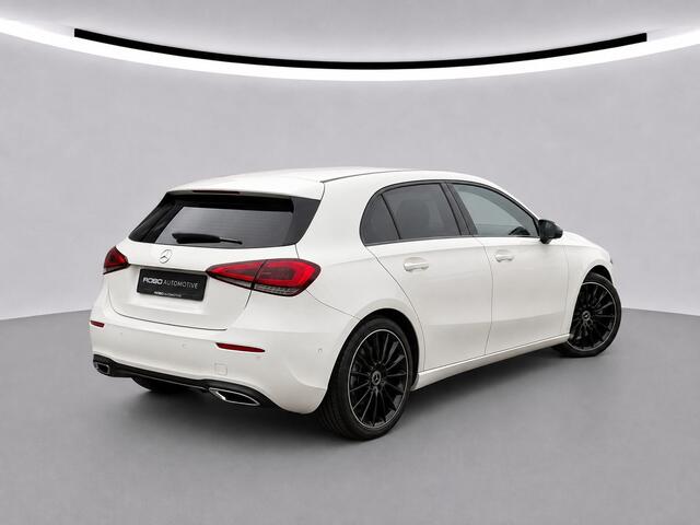 Mercedes-Benz A-KLASSE 180 Premium Plus | Stoelverwarming | Ambiance Verlichting | Apple Carplay | Parkeersensoren | Navigatie | Keyless | High Performance LED | Grootlichtassistent | Cruise Control | Bluetooth | Airco