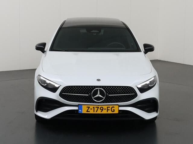 Mercedes-Benz A-KLASSE 250 e AMG Line | Night | Multispaaks velgen | Panoramadak | Multibeam | Sfeerverlichting |