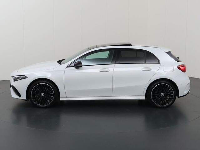 Mercedes-Benz A-KLASSE 250 e AMG Line | Night | Multispaaks velgen | Panoramadak | Multibeam | Sfeerverlichting |