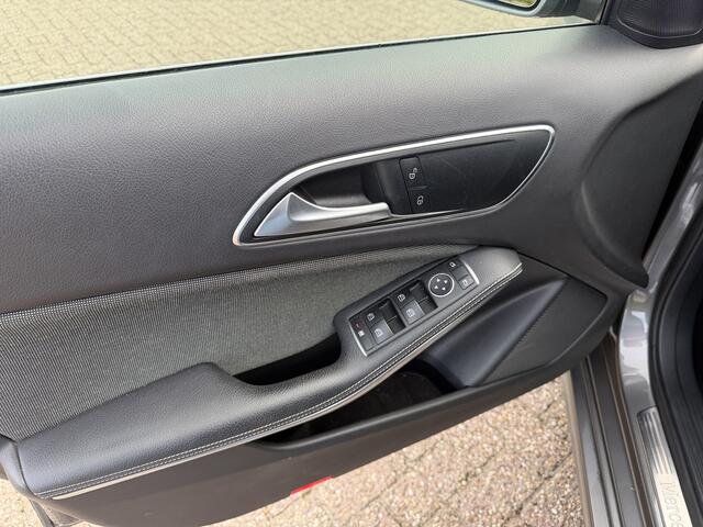 Mercedes-Benz A-KLASSE 180 Business Solution Carplay/Camera/Clima/Cruise/PDC