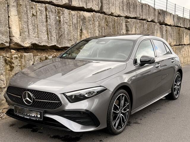 Mercedes-Benz A-KLASSE 250e AMG ** NIGHT, MBUX+, PANO, MEMO, DISTR, 2-Zone CLIMA, 19-inch LMV, ** 1e EIG - UNFALLFREI ** ** INFORMEER OOK NAAR ONZE AANTREKKELIJKE FINANCIAL-LEASE TARIEVEN **
