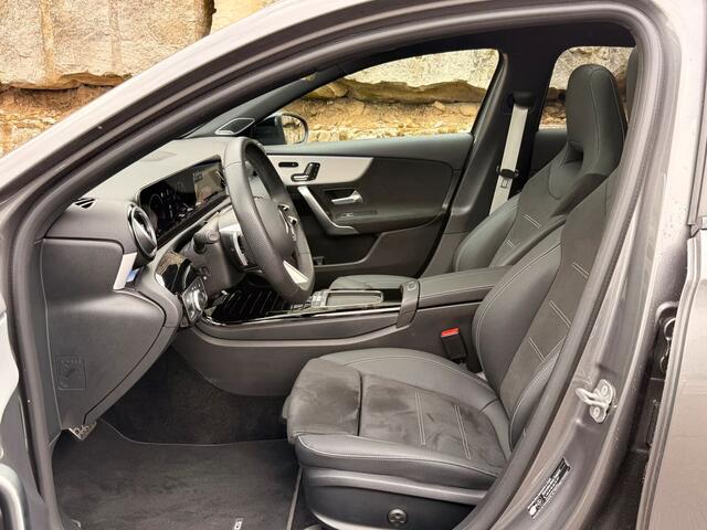 Mercedes-Benz A-KLASSE 250e AMG ** NIGHT, MBUX+, PANO, MEMO, DISTR, 2-Zone CLIMA, 19-inch LMV, ** 1e EIG - UNFALLFREI ** ** INFORMEER OOK NAAR ONZE AANTREKKELIJKE FINANCIAL-LEASE TARIEVEN **
