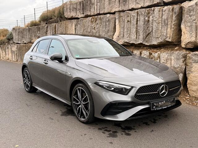 Mercedes-Benz A-KLASSE 250e AMG ** NIGHT, MBUX+, PANO, MEMO, DISTR, 2-Zone CLIMA, 19-inch LMV, ** 1e EIG - UNFALLFREI ** ** INFORMEER OOK NAAR ONZE AANTREKKELIJKE FINANCIAL-LEASE TARIEVEN **