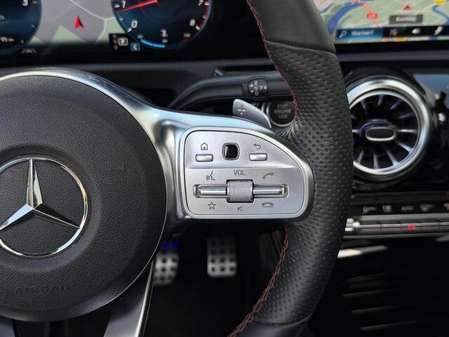 Mercedes-Benz A-KLASSE 180 Premium AMG Line | Pano-Dak/Sfeerverlichting/Camera/18-inch