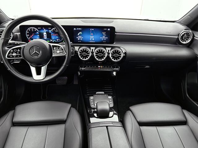 Mercedes-Benz A-KLASSE 250 e Plug-In Hybride Ledkoplampen | Stoelverwarming | Parkeerpakket met achteruitrijcamera | Licht- en zicht pakket. Inclusief 24 maanden Mercedes-Benz Certified garantie voor Europa.