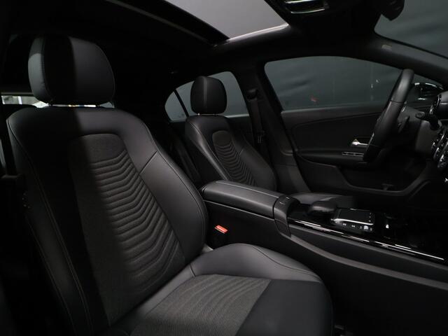 Mercedes-Benz A-KLASSE 180 Business Solution AMG [SCHUIFDAK, CAMERA, BLUETOOTH, STOELVERWARMING, SCHAKELFLIPPERS, NIEUWSTAAT]