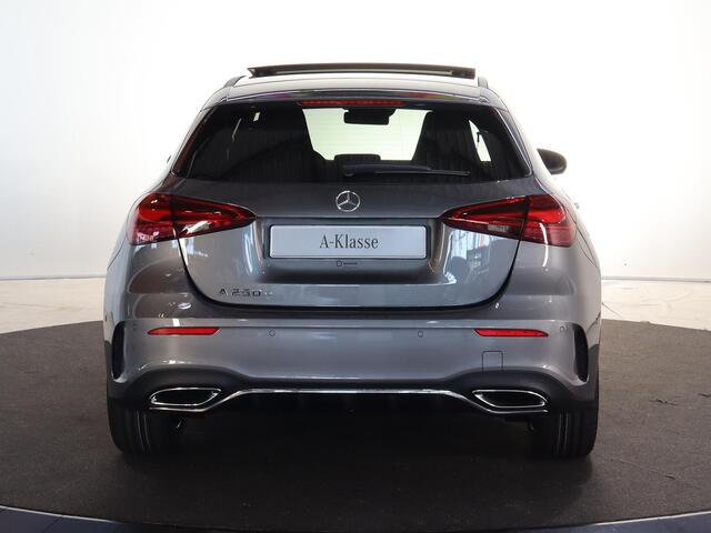 Mercedes-Benz A-KLASSE 250e Business Solution AMG | Panoramaschuifdak | Premium Plus | Head-up display | Dodehoekassistent |