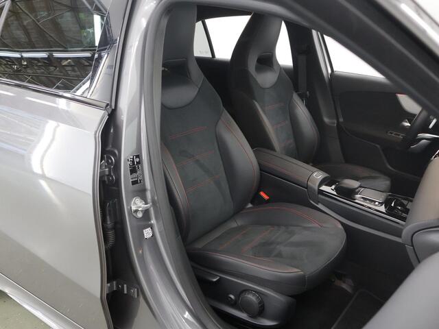 Mercedes-Benz A-KLASSE 180 Business Solution AMG | Night | Getint glas | Stoelverwarming | Widescreen | Sfeerverlichting |