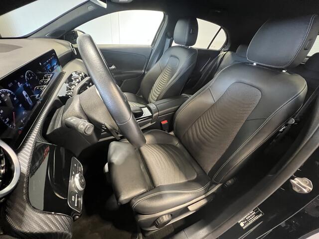 Mercedes-Benz A-KLASSE 200 AMG Line | Navigatie/Android/Apple Carplay | LM Velgen 18" | Voorstoelen Verwarmd | Achteruitrijcamera | Cruise Control | AMG-Styling | Airco |