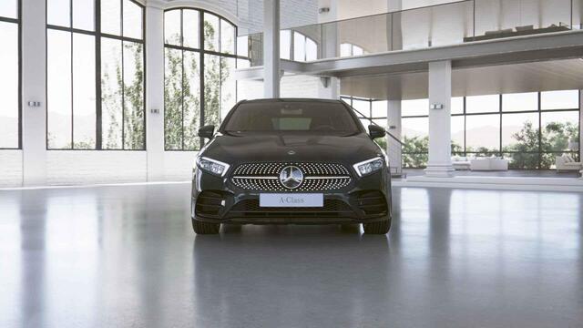 Mercedes-Benz A-KLASSE 180 AMG Line | Night | Panoramadak | Stoelverwarming | Widescreen |