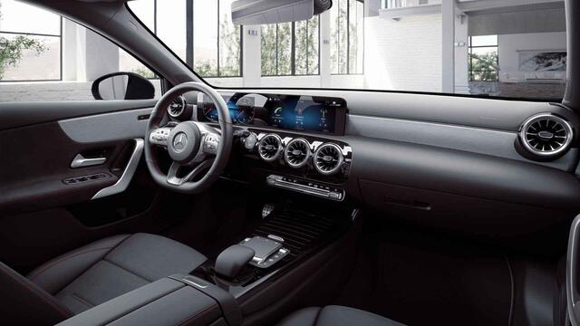 Mercedes-Benz A-KLASSE 180 AMG Line | Night | Panoramadak | Stoelverwarming | Widescreen |