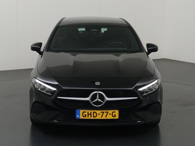 Mercedes-Benz A-KLASSE 180 Star Edition | Parkeerpakket | Widescreen | Stoelverwarming | Apple Carplay |