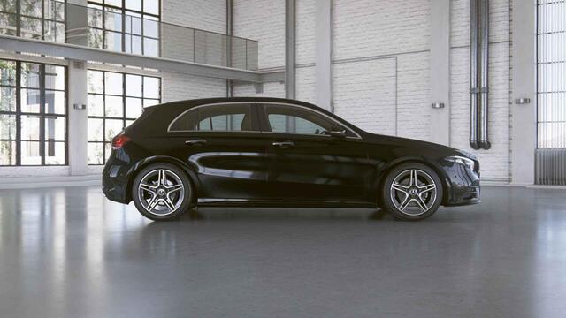 Mercedes-Benz A-KLASSE 180 Premium Plus | AMG | Panoramadak | Widescreen | Rijassistentiepakket | Stoelverwarming |