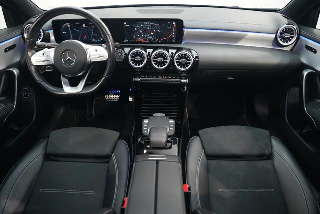 Mercedes-Benz A-KLASSE 250 e AMG ? 19" AMG ? PANO ? CAMERA ? NIGHT ? SFEERVERLICHTING ? MULTIBEAM ? CRUISE ? BTW ? 1.EIG
