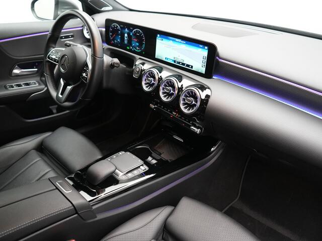 Mercedes-Benz A-KLASSE 250 e Progressive PHEV 218pk Dealer O.H. | Camera | Lederen Sportstoelen Ventilatie & Verwarmd | Burmester Audio | Blis | Sfeerverlichting | Apple Carplay | LED Koplampen | Cruise Control | Navigatie | DAB | 19"L.M | Plug In Hybrid