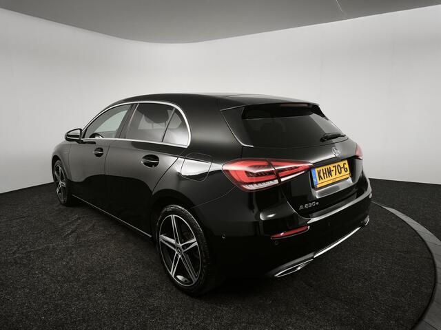 Mercedes-Benz A-KLASSE 250 e Business Line | SOH 96,4% Automaat 218PK | Navigatie | Achteruitrijcamera | Cruise Control | Sfeerverlichting | Incl. Winterset