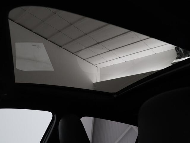 Mercedes-Benz A-KLASSE 200 AMG Business Solution Aut. | Pano | LED | Half Leder | Sfeerverlichting | Elec. Stoelen | Stoelverwarming | Virtual Display | Navi | Camera | Trekaak | Carplay