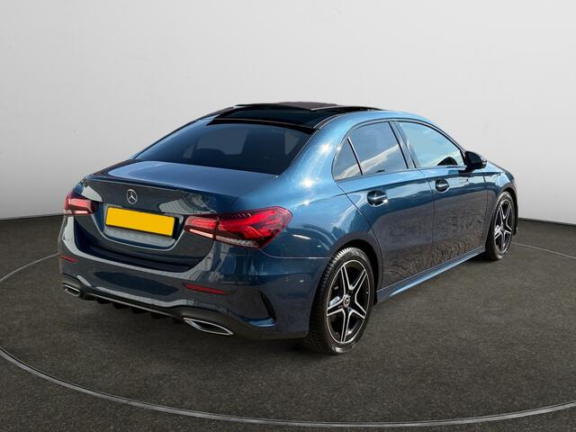 Mercedes-Benz A-KLASSE 180 Business Solution AMG Aut- Panoramadak, Burmester Audio, Sfeerverlichting, Xenon Led, South Seas Blue Metallic