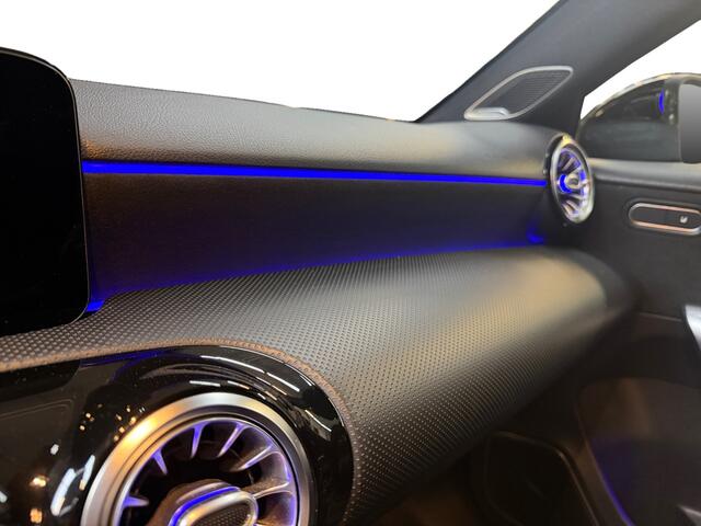 Mercedes-Benz A-KLASSE 180 Business Solution AMG Aut- Panoramadak, Burmester Audio, Sfeerverlichting, Xenon Led, South Seas Blue Metallic