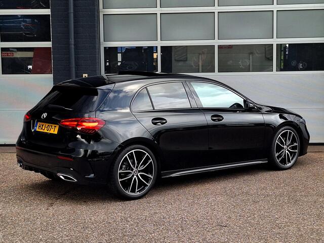 Mercedes-Benz A-KLASSE 180 Star Edition AMG Line | Panoramadak | Night Pakket | Achteruitrijcamera | Sfeerverlichting | Stoelverwarming | Multibeam LED | Dodehoekassistentie | Winter Pakket incl. Stuurwielverwarming