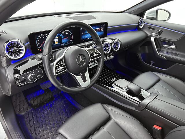 Mercedes-Benz A-KLASSE 200 Business Solution Luxury (PANORAMADAK, SFEERVERLICHTING, TREKHAAK WEGKLAPBAAR, MULTIBEAM, ELEKT. STOELEN)