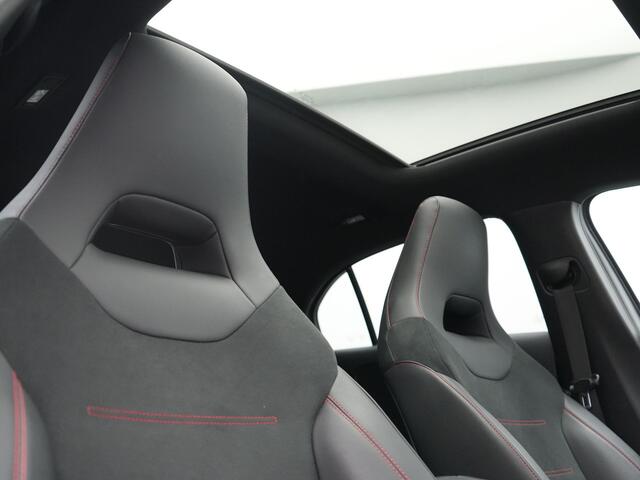Mercedes-Benz A-KLASSE 250 e AMG Line PHEV 218pk FACELIFT Dealer O.H. | Panodak | Multi Beam LED | Camera | Alcantara Sportstoelen Verwarmd | Keyless | Sfeerverlichting | Apple Carplay | Cruise Control | Navigatie | DAB | 19"L.M | Plug In Hybrid