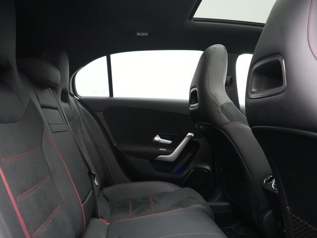 Mercedes-Benz A-KLASSE 250 e AMG Line PHEV 218pk FACELIFT Dealer O.H. | Panodak | Multi Beam LED | Camera | Alcantara Sportstoelen Verwarmd | Keyless | Sfeerverlichting | Apple Carplay | Cruise Control | Navigatie | DAB | 19"L.M | Plug In Hybrid