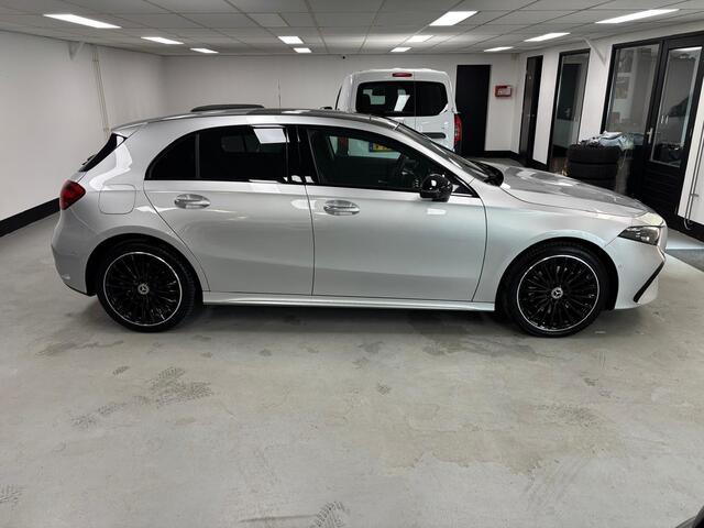 Mercedes-Benz A-KLASSE 250 e AMG Pano Burmester 360 Keyless 19" Dodehoek