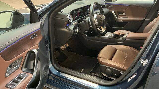 Mercedes-Benz A-KLASSE 250 e AMG Pano Night 360 Leder